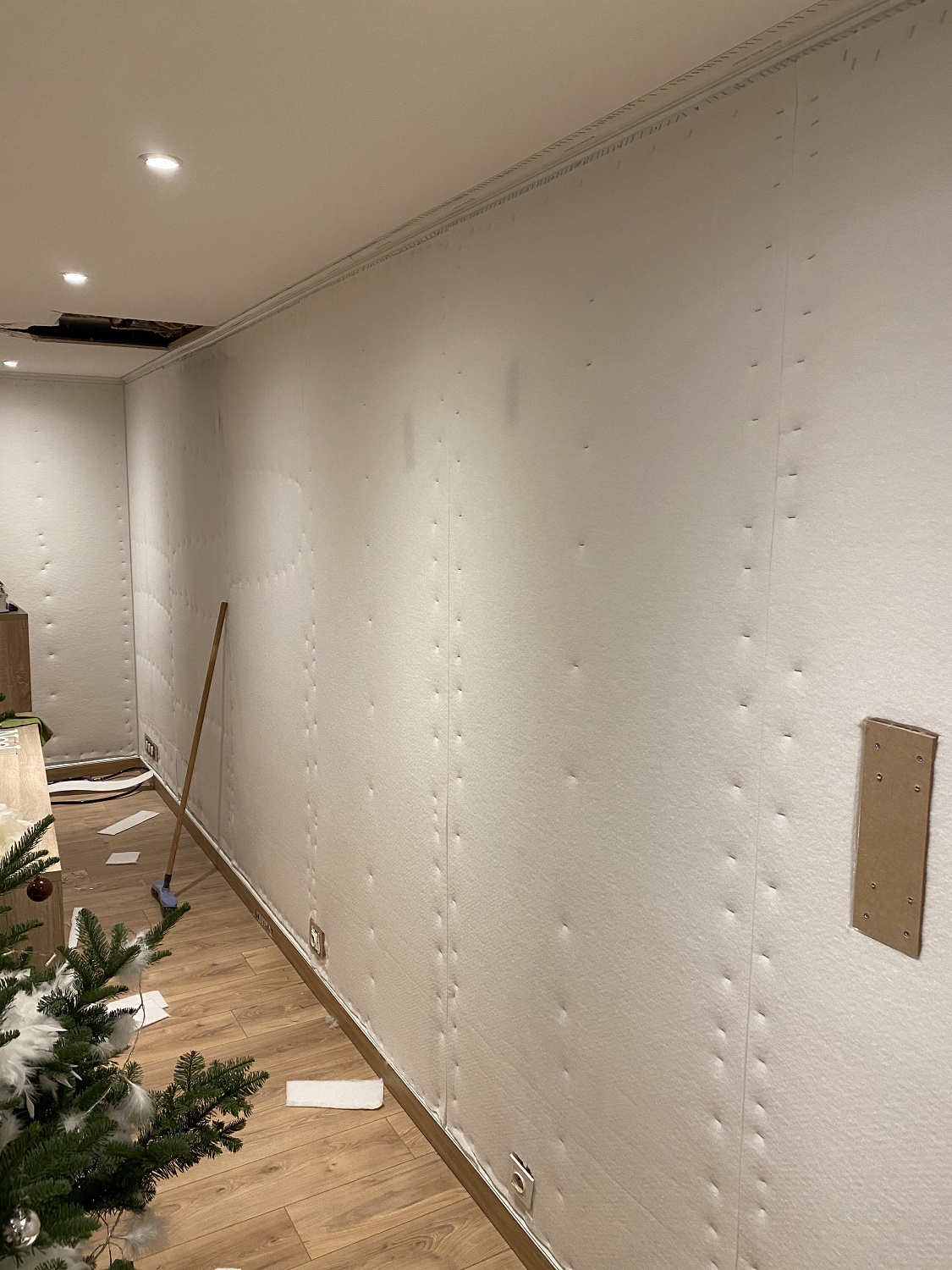 Durabilité et longévité : pourquoi choisir le tissu mural tendu en Moselle ?